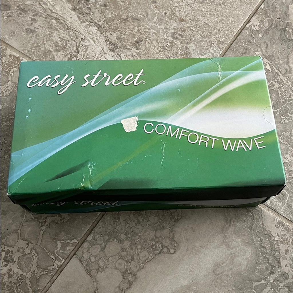 Easy Street Garrett Navy Sandals, Size 11, New in Box