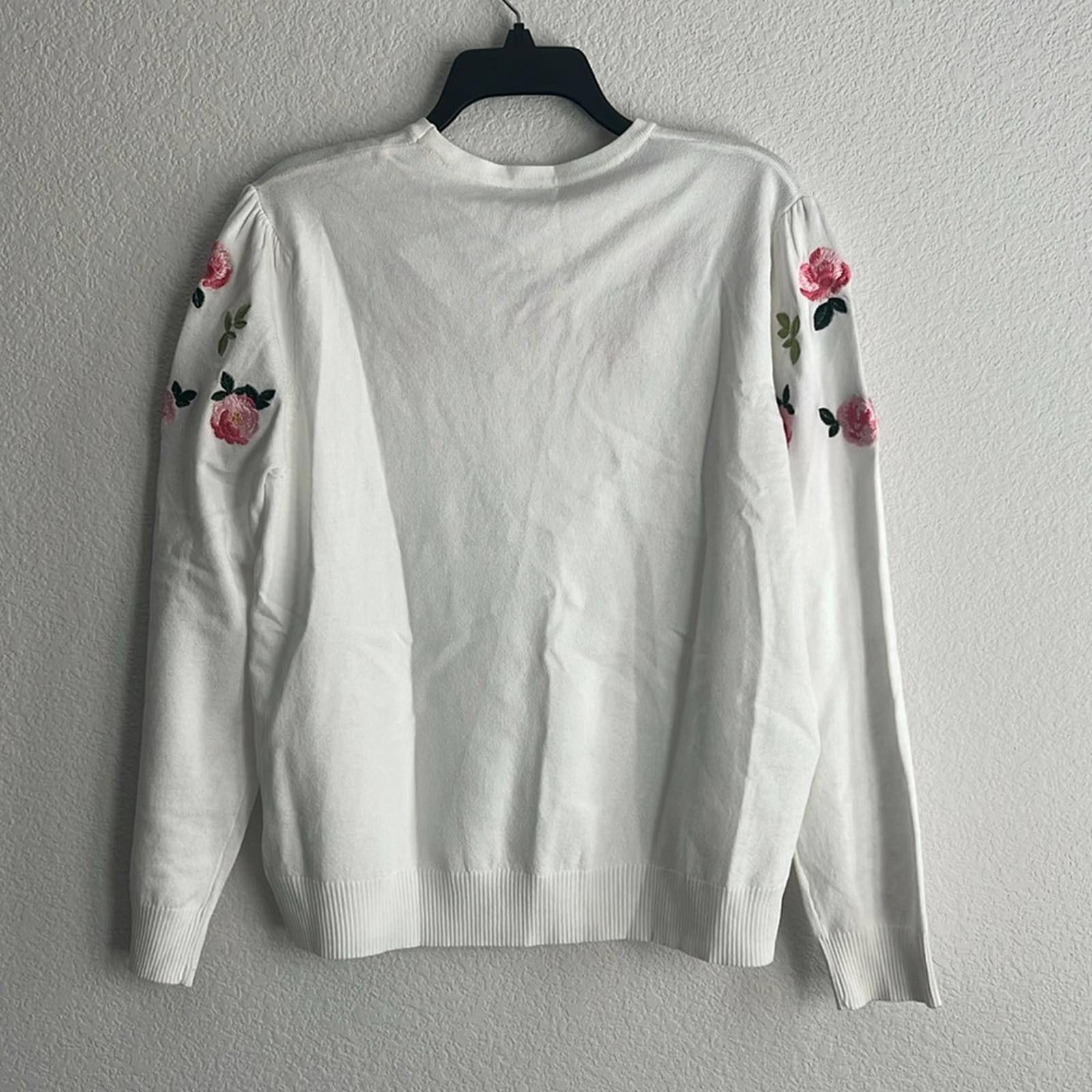 YAL New York Petal Soft White Embroidered Crewneck Sweater, Size XL New w/Tag