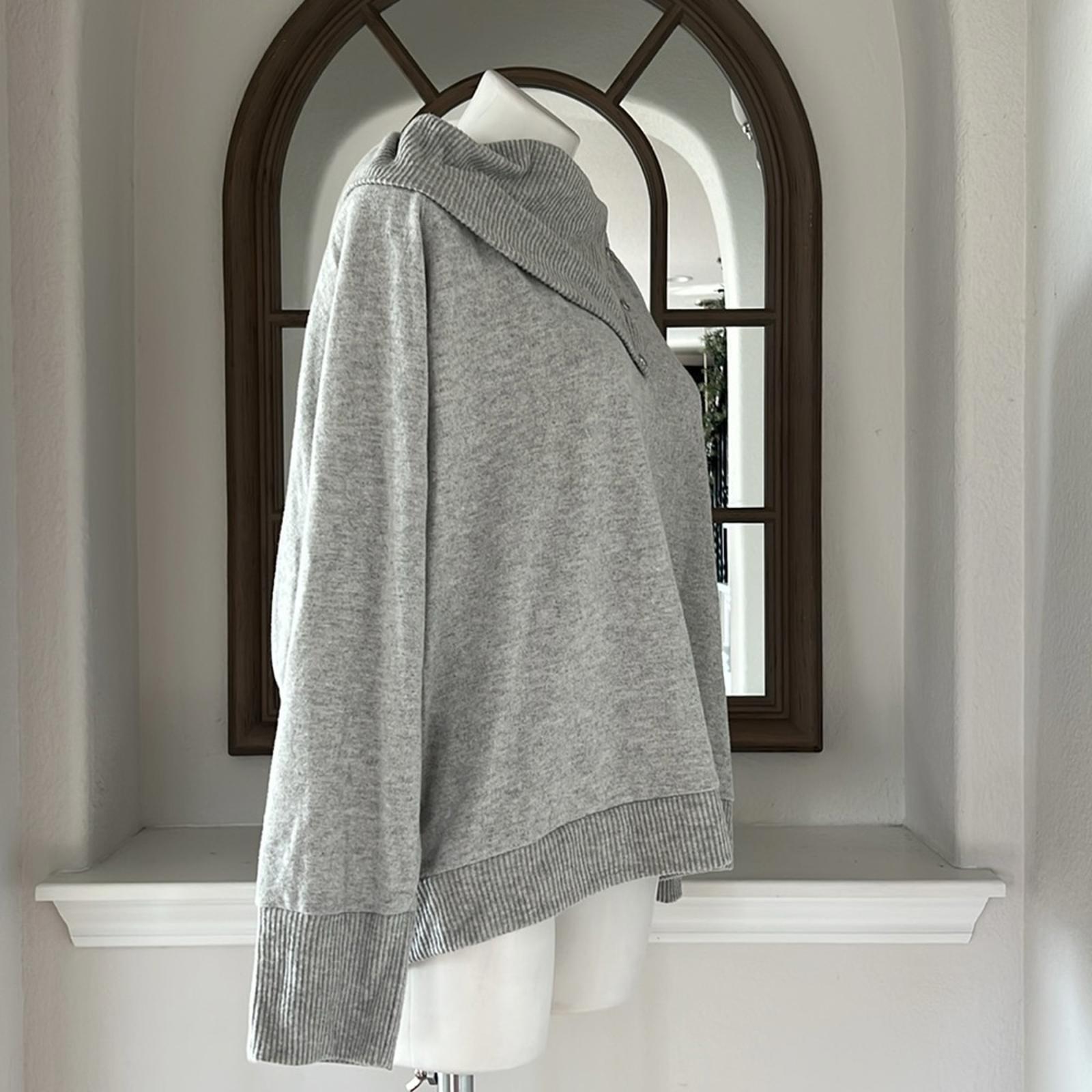 Vince Camuto Stretch Fold Over Neck w/Snaps Silver in Heather, Size XL New w/Tag