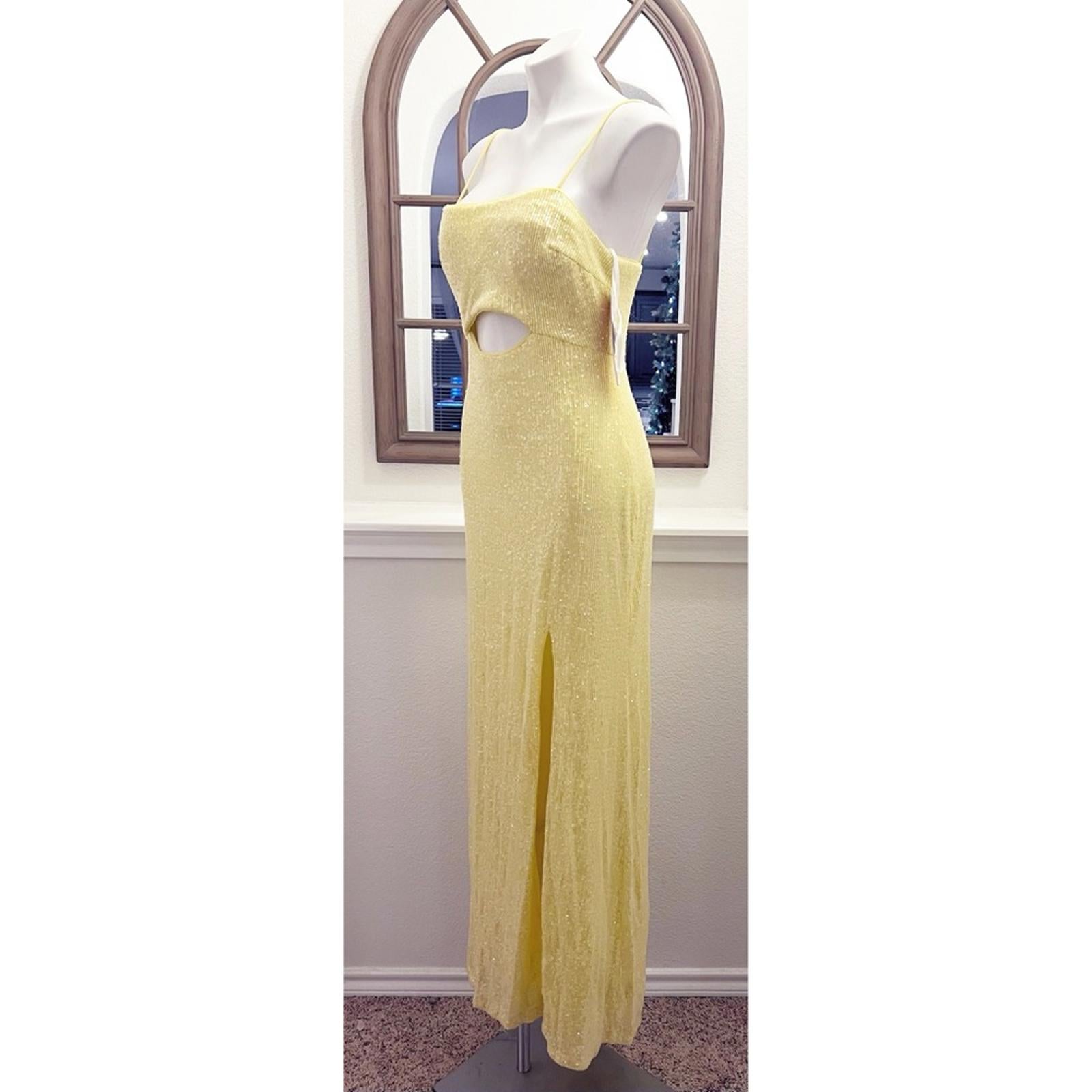 Bloomingdale’s Aqua Cutout Waist Sequin Column Gown in Yellow, Size 8 NEW $308