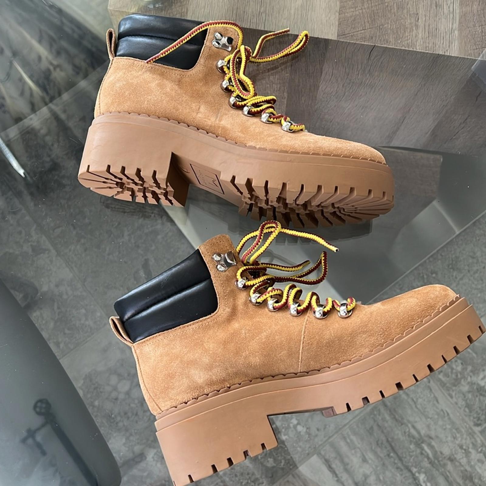 Marc Fisher LTD Nairy Lace-Up Genuine Shearling Lug Sole Bootie Tan, Size 7 NEW