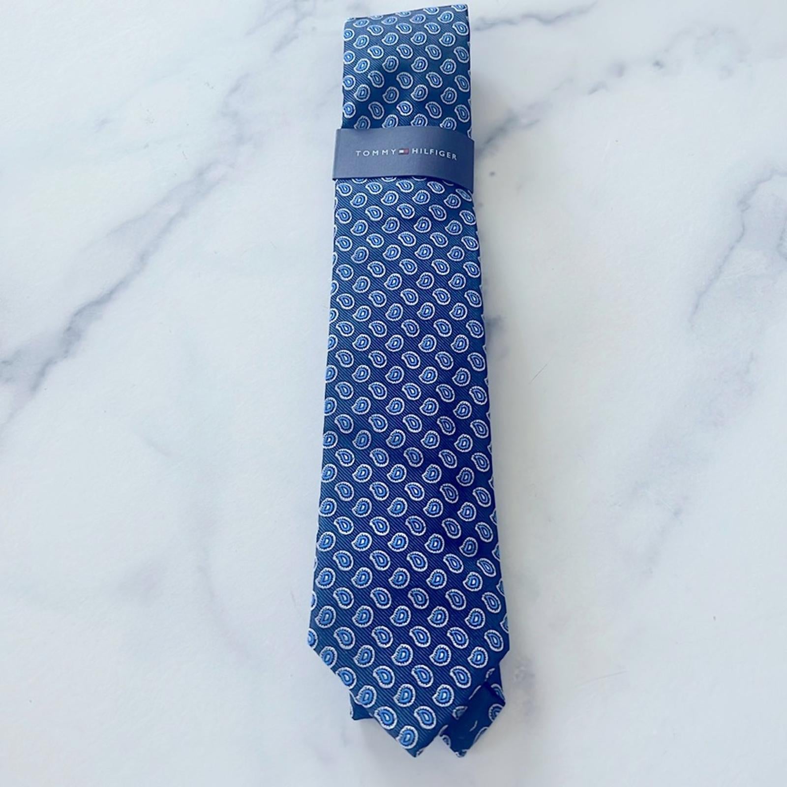 Tommy Hilfiger Men's Small Bold Paisley Tie in Blue/Navy, One Size, NWT