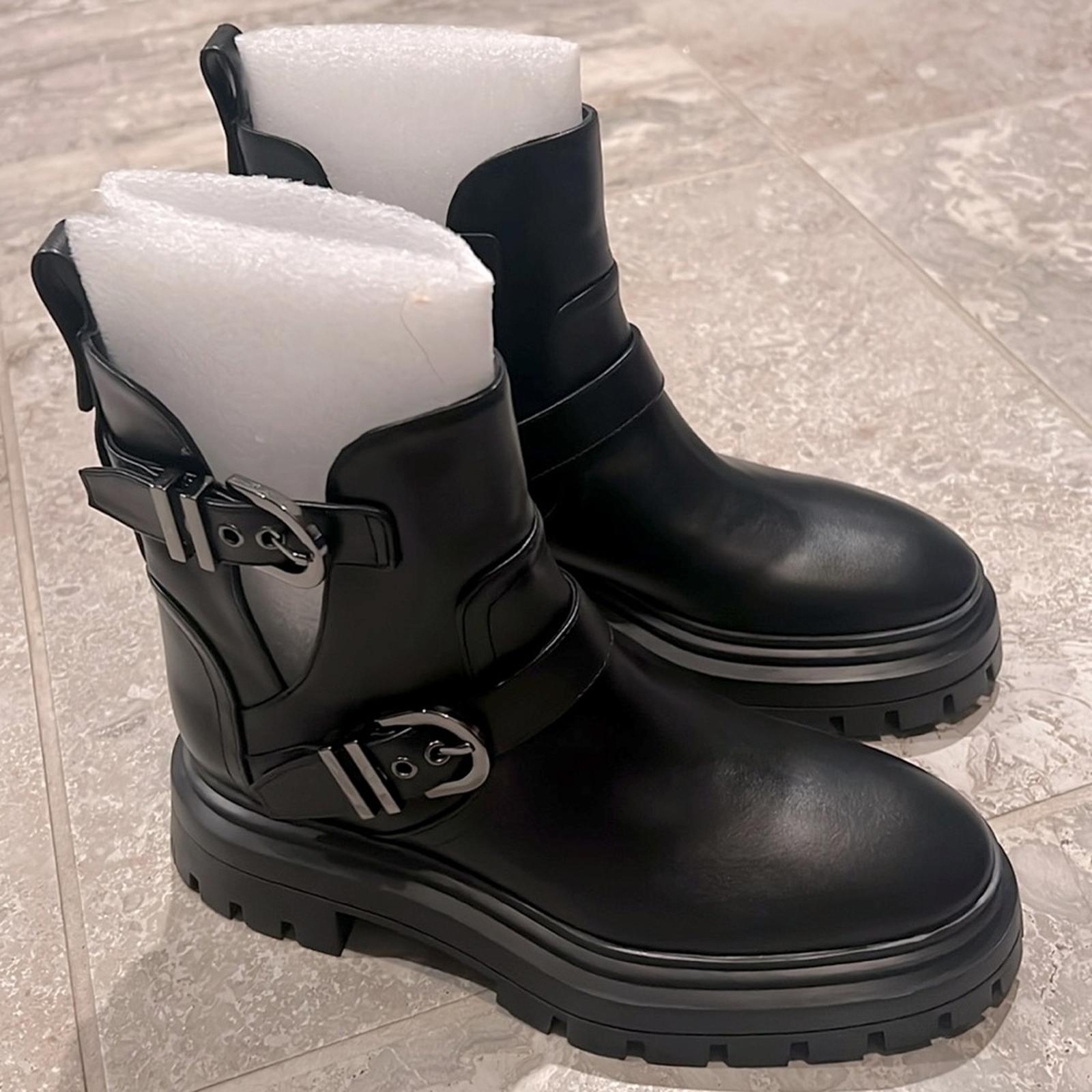 Stuart Weitzman Maverick Bedford Moto Buckled Booties in Black 5.5 NEW +DustBag