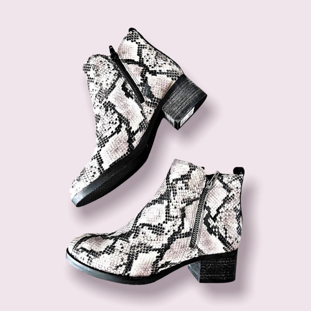 Clarks Mila Sky Grey Snake Leather Ankle Boots, NEW, Size UK 3, US 5½