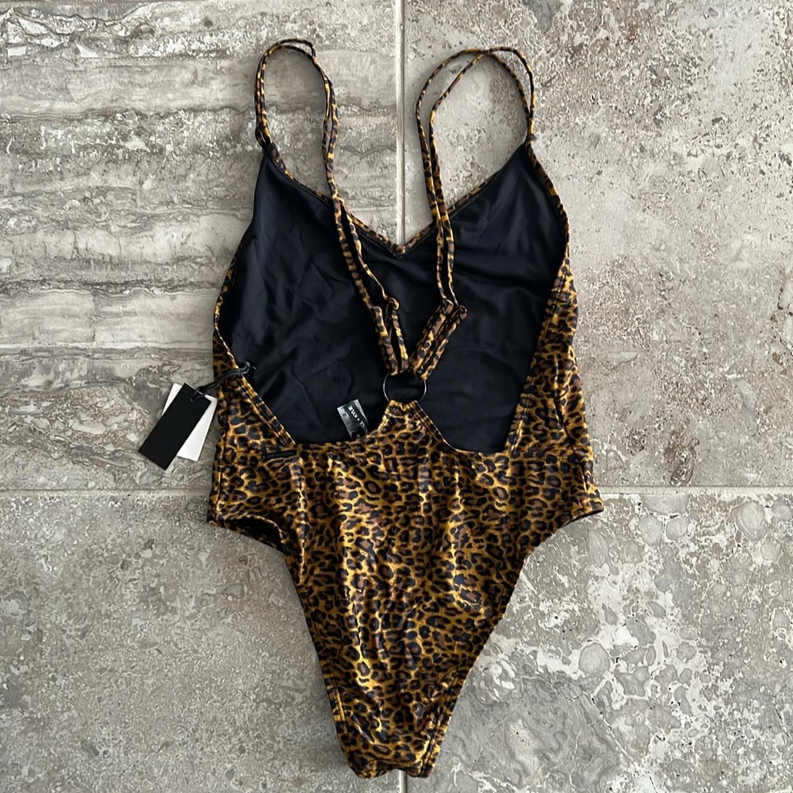 Kendall + Kylie Ring Back V-Neck One Piece Swimsuit Size M, New w/Tag $120