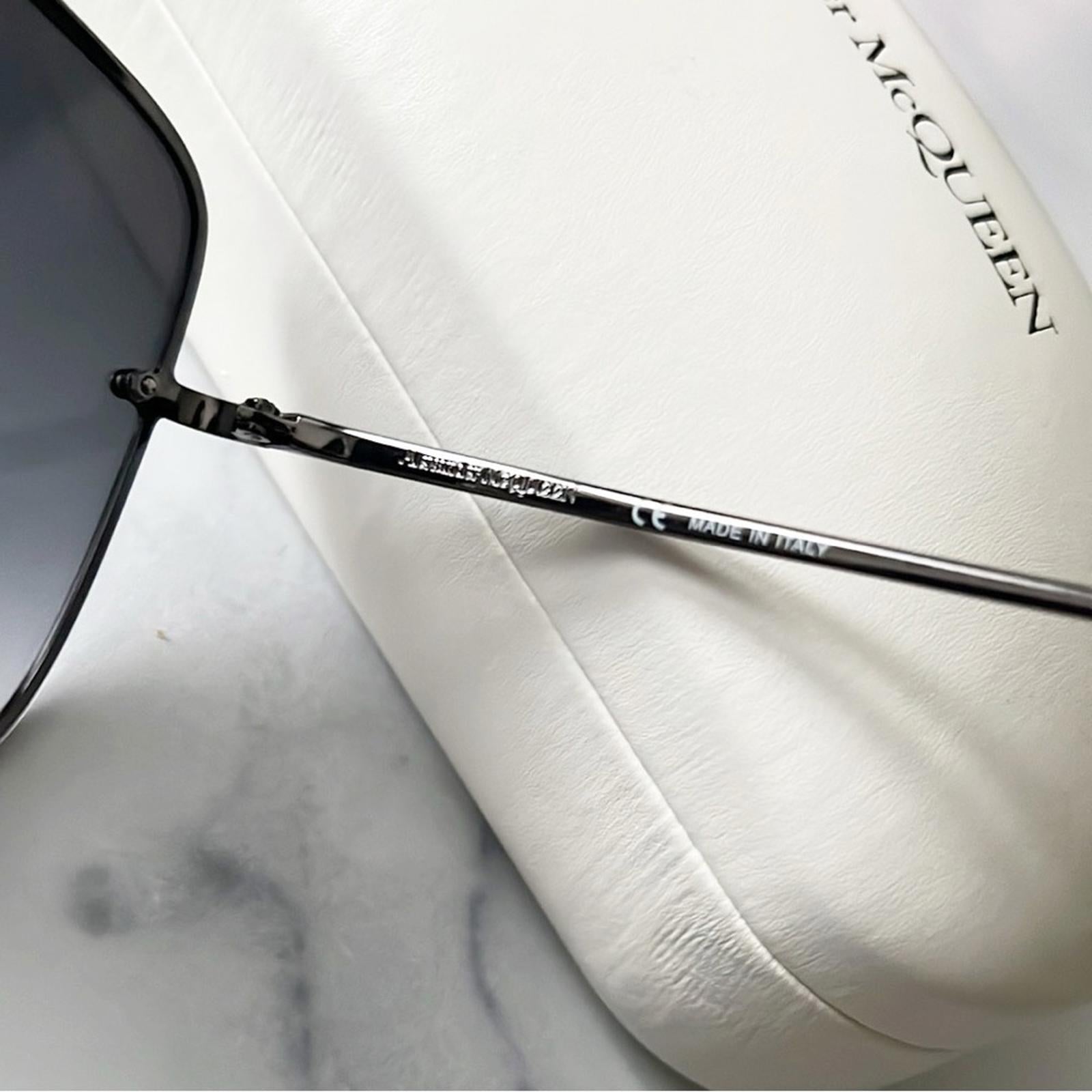 NEW Alexander McQUEEN Oversize Square Frame Sunglasses, 63mm New w/Case