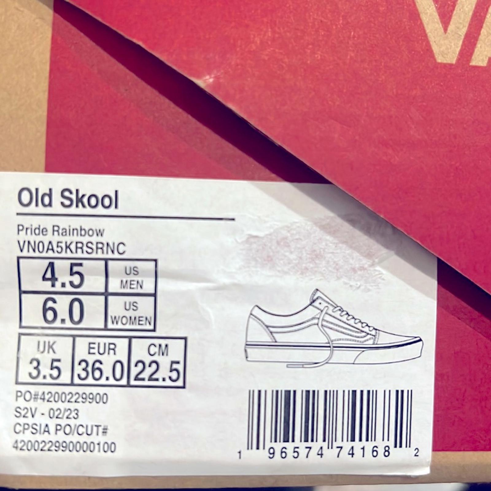 NWT Vans Old Skool Sneakers, Black Rainbow Size 6 New in Box