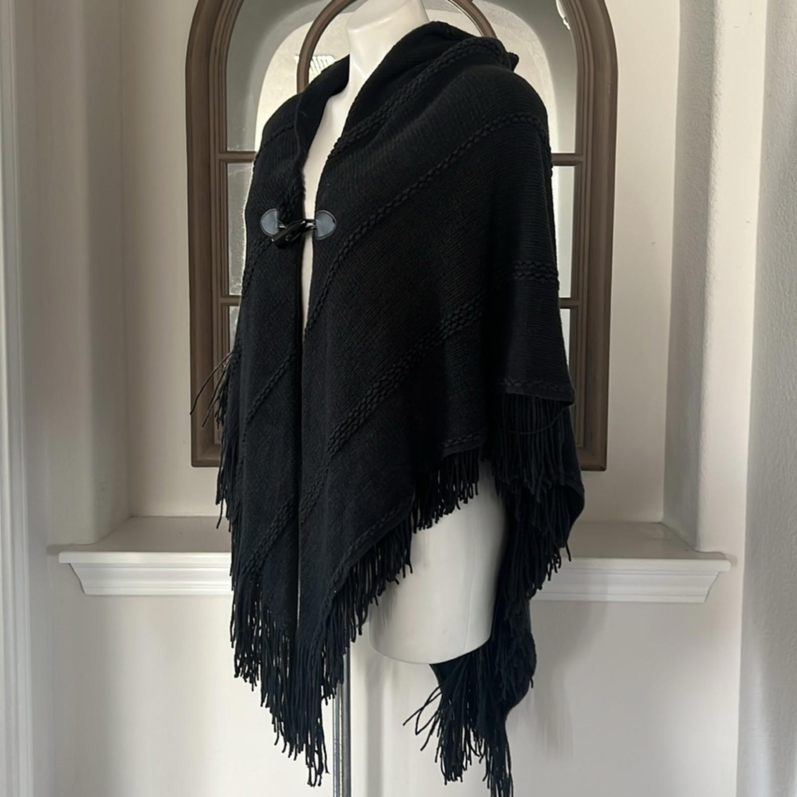 Charter Club Raschel Knit Toggle Poncho Wrap in Black, One Size NWT