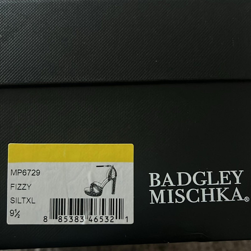 Badgley Mischka Fizzy Ankle Strap Platform High Heel Sandals Silver Size 9.5 NWT