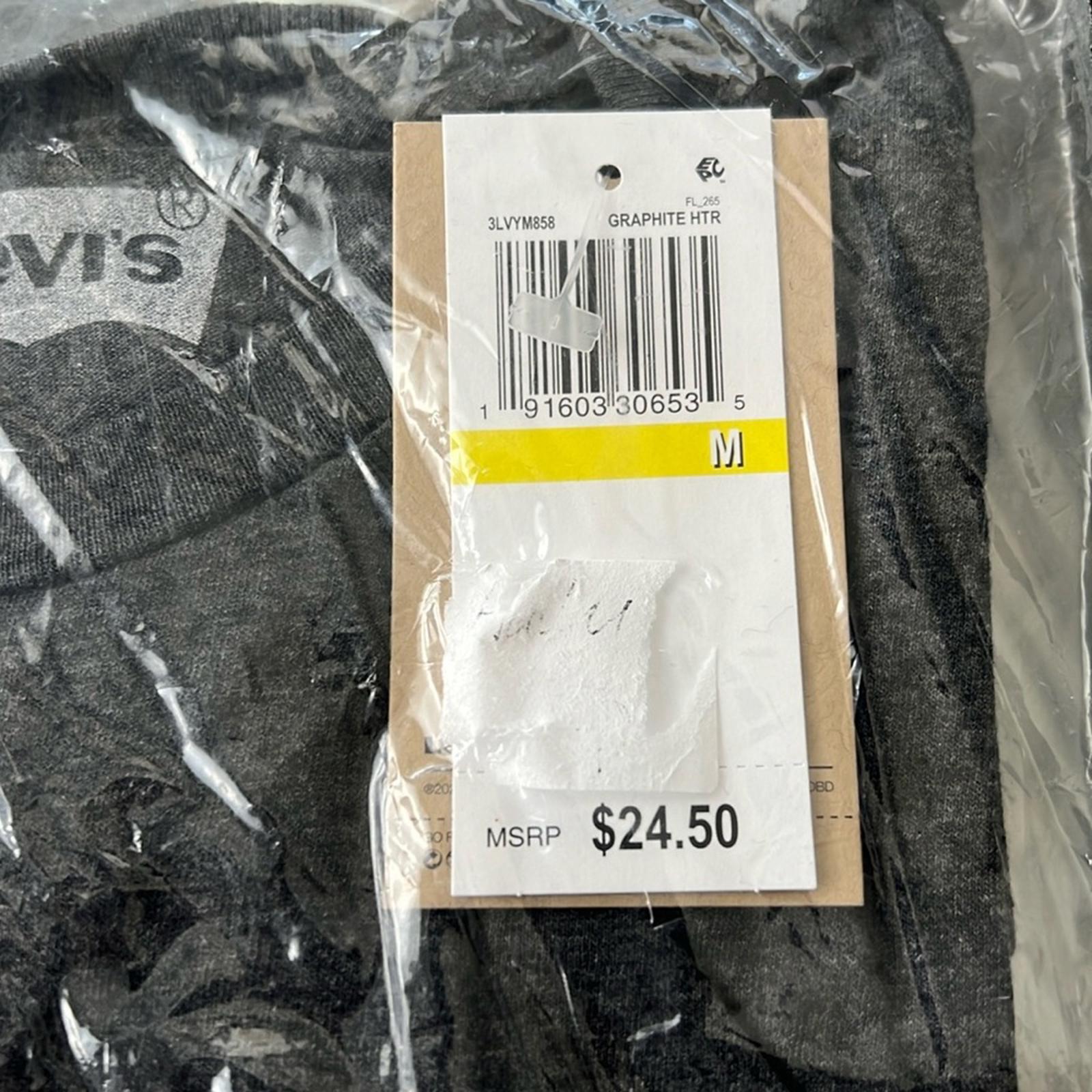 LEVI'S Men's Camo Batwing Logo-Print T-Shirt in Graphite Heather/Gray Size M NEW