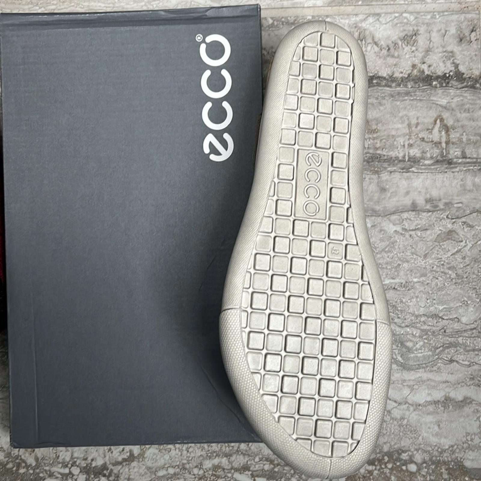 Ecco Warm Grey Damara Suede Leather Sandals, Size EU 42 | US 11-11.5 New in Box