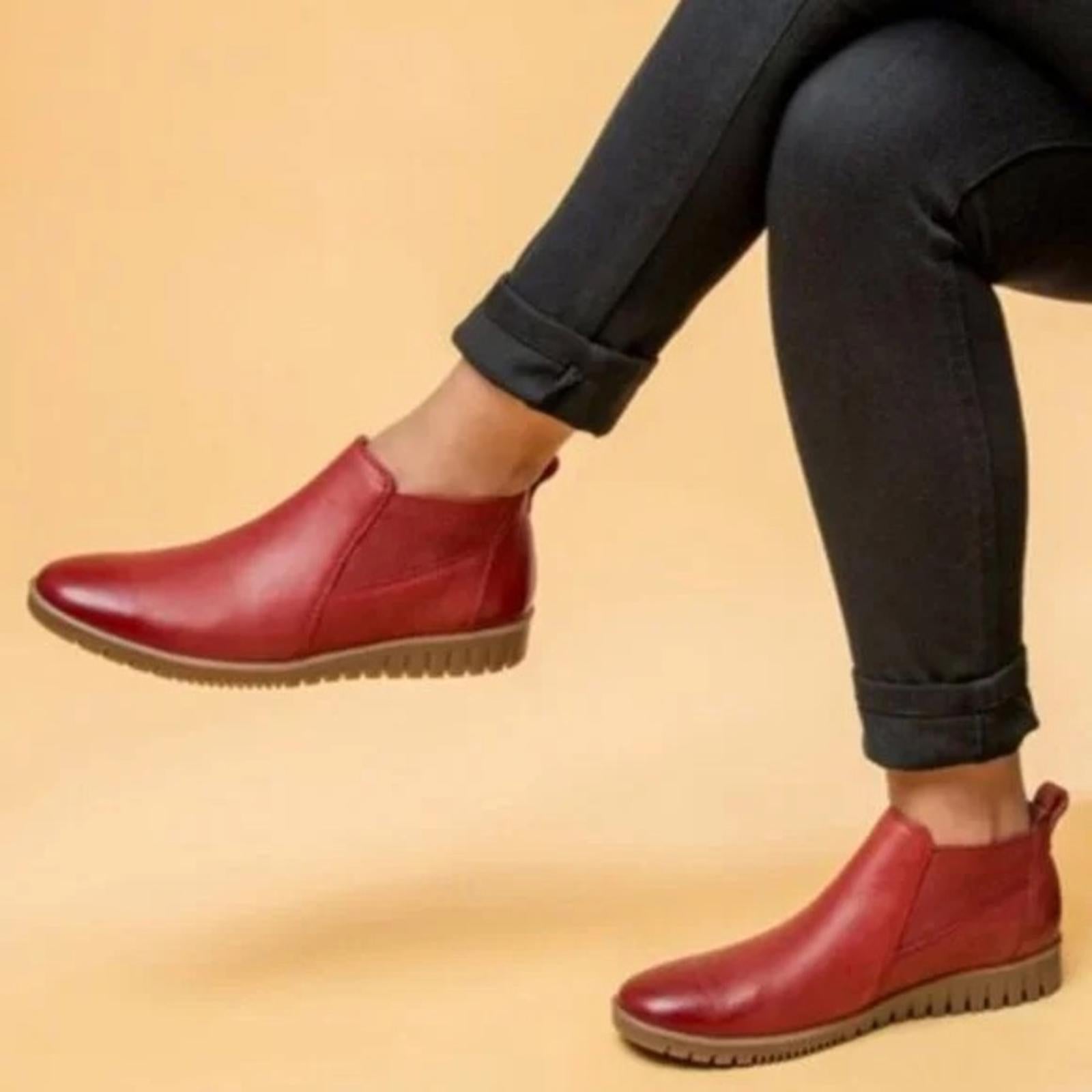 Dansko Louisa Burnished Calf in Red, Size 39 EXCELLENT!