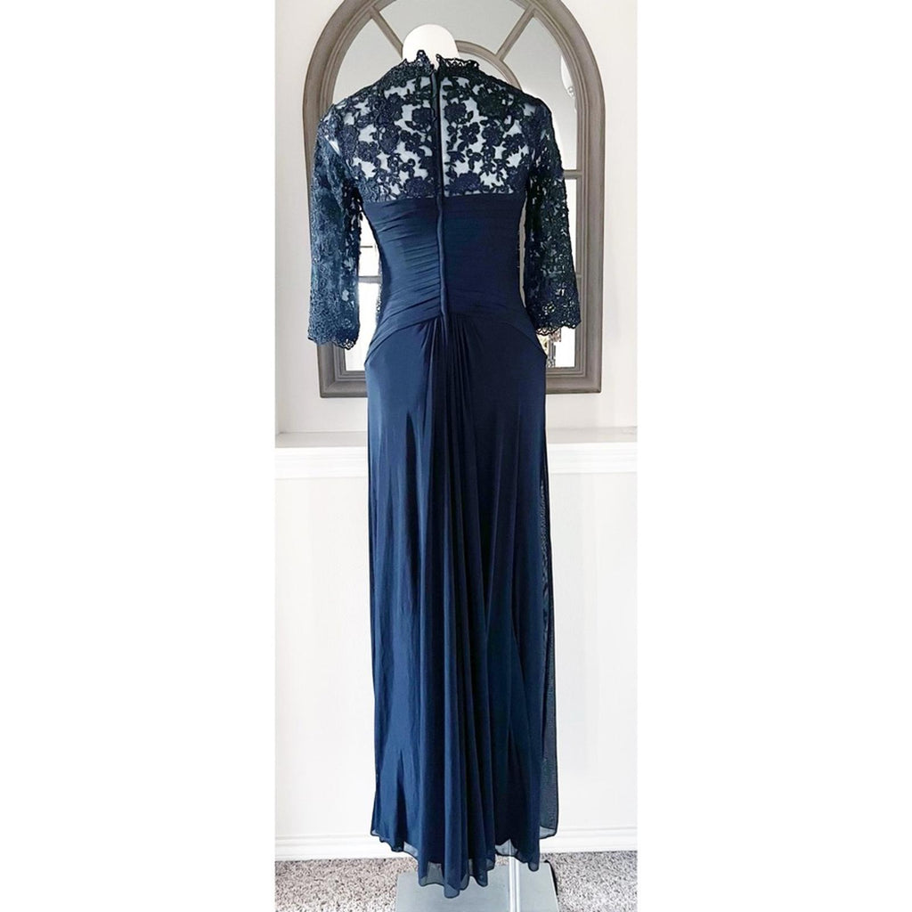 NWT La Femme Jersey Gown w/Knot Detail & Lace Sleeves, Size 4 New w/Tag $515