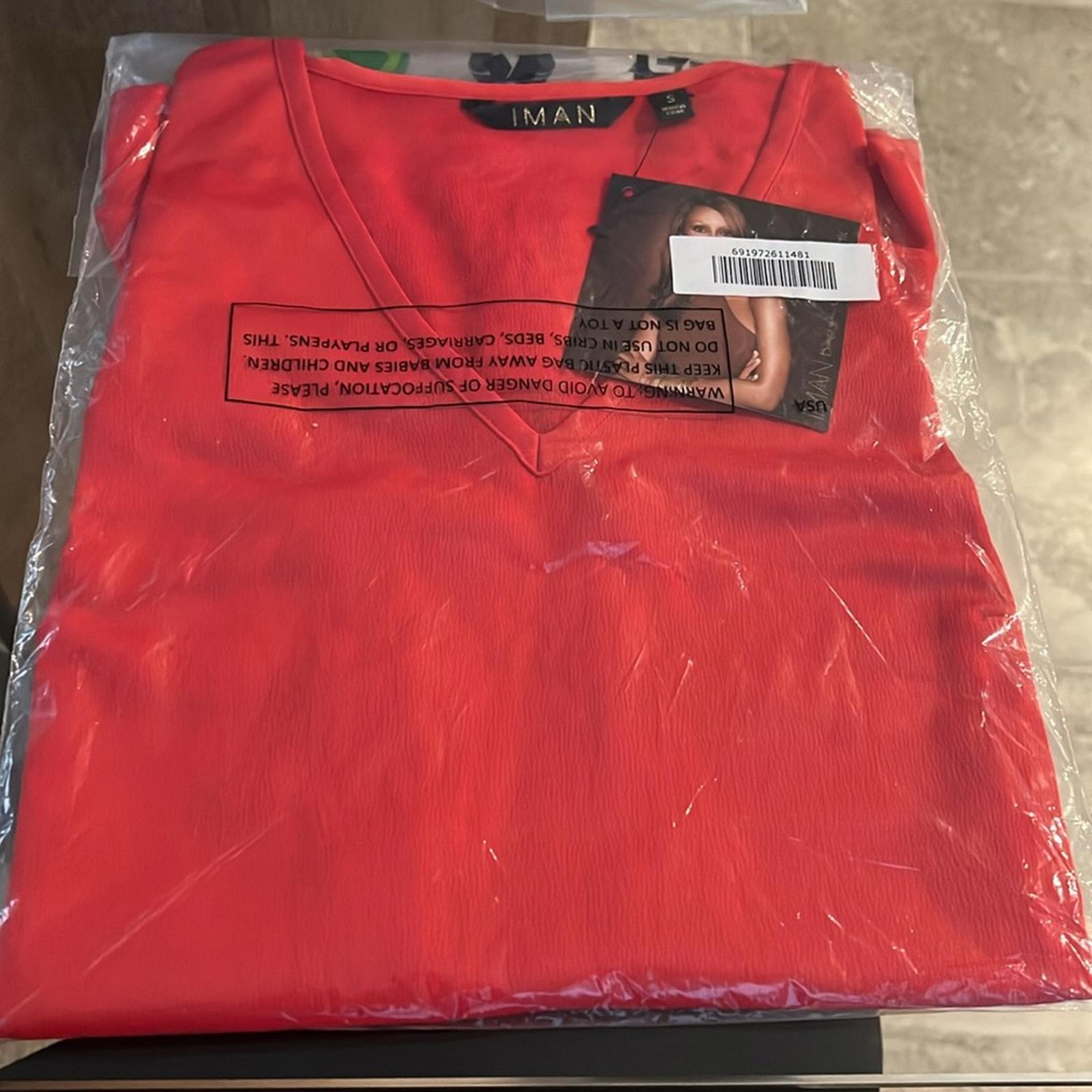 New IMAN Sleeveless Tiered Blouse in Red, Size S New w/Tag in Packaging