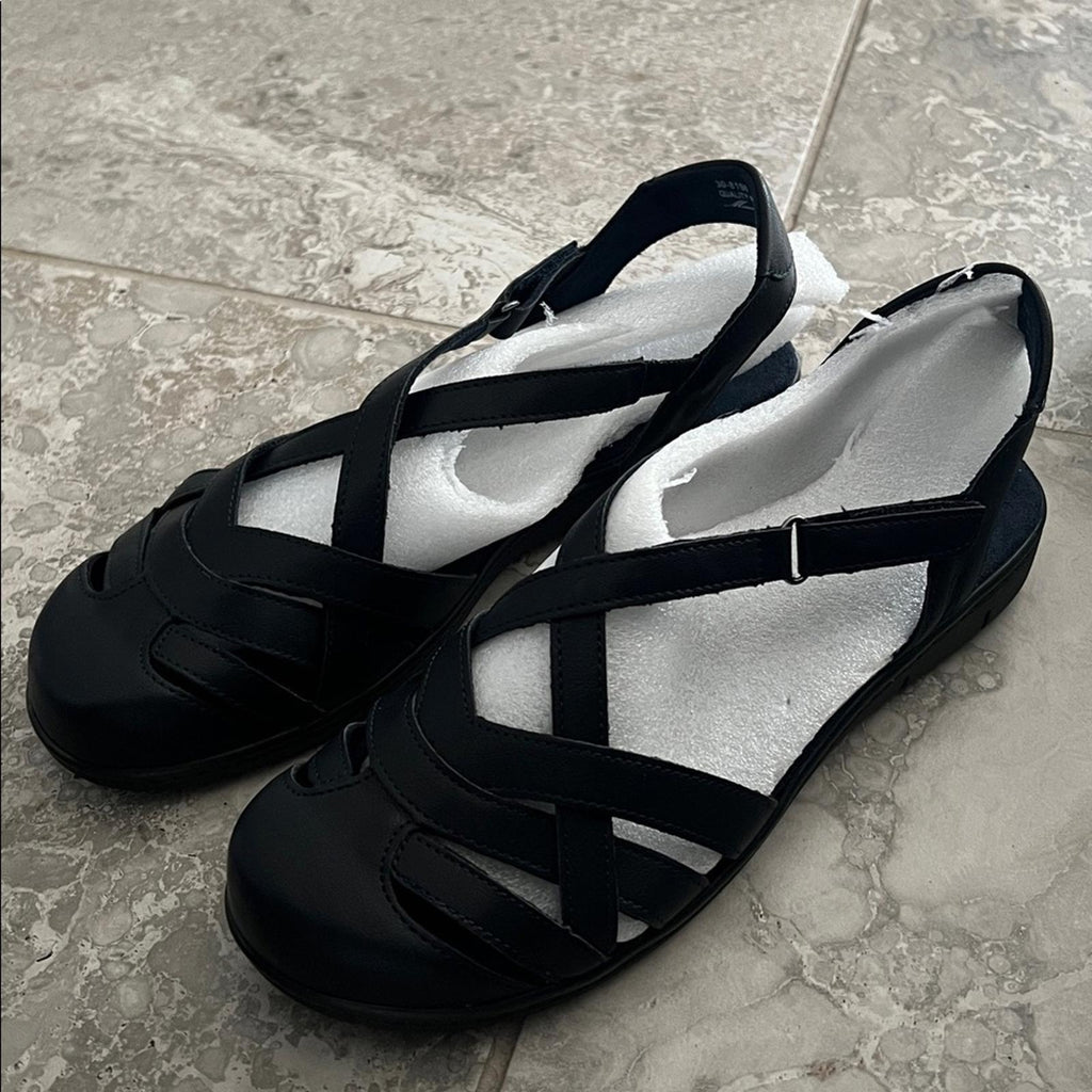 Easy Street Garrett Navy Sandals, Size 11, New in Box