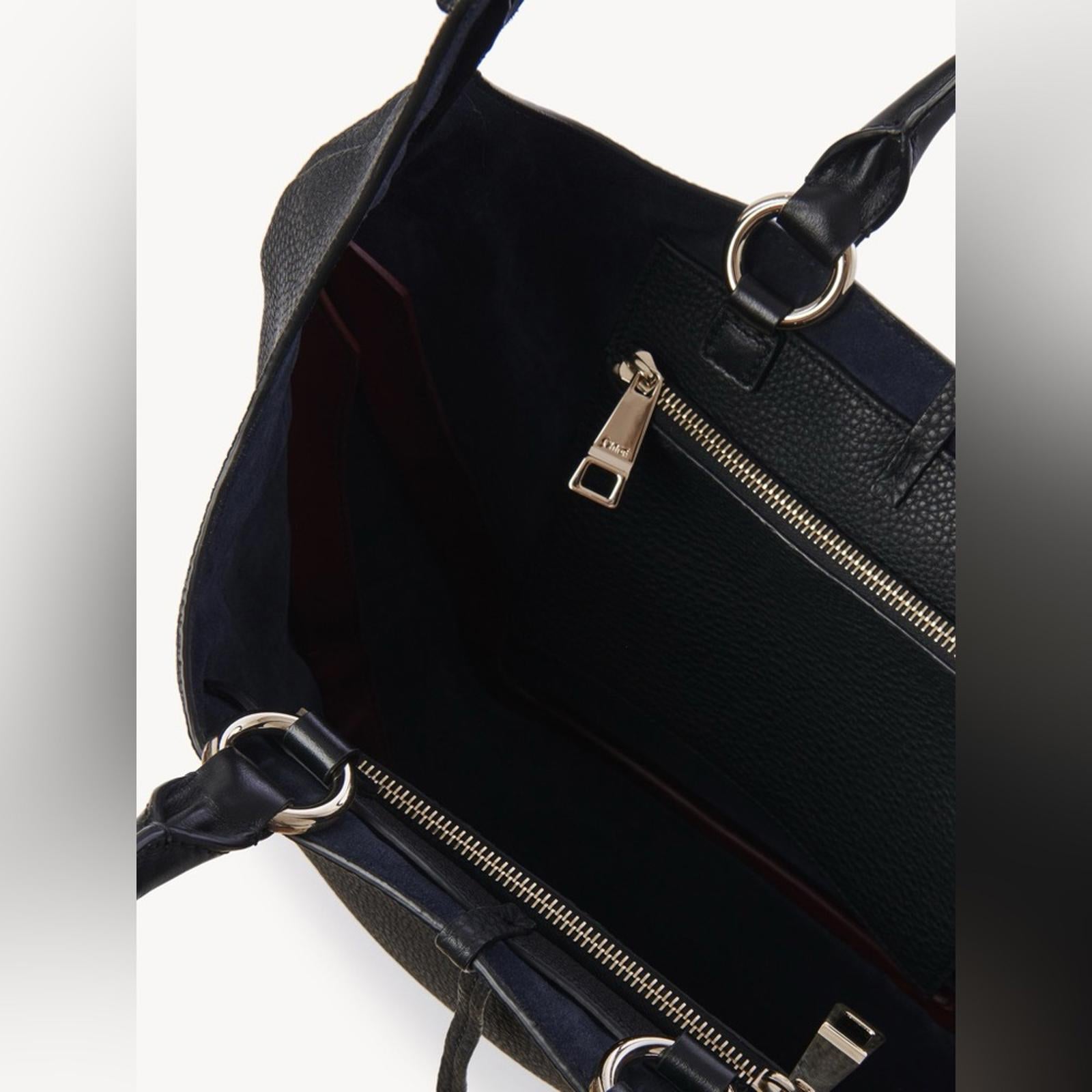 Chloé Deia Medium Hobo Bag in Grained Calfskin Leather – Black – Excellent