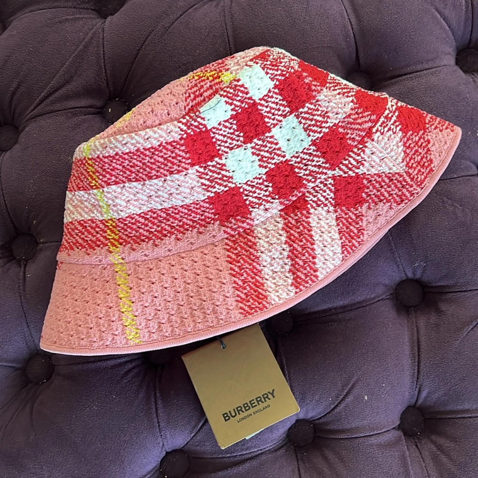 NEW Burberry Knitted Check Bucket Hat, Pink IP Check, Size L, New with Tag $890