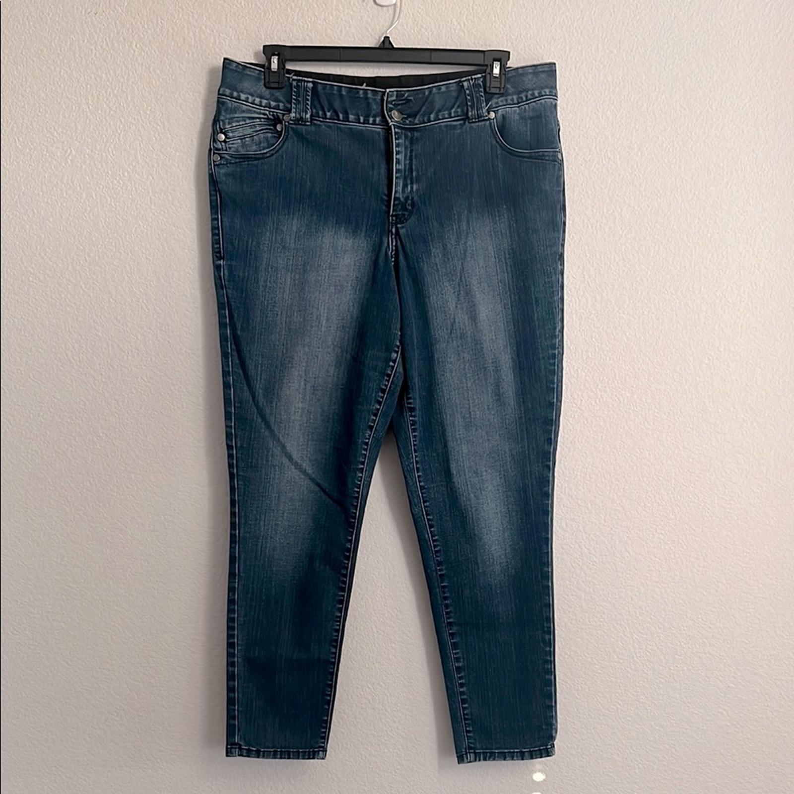 Lane Bryant High-Rise Tighter Tummy Two-Tone Skinny Jeans in Dark Wash, Size 18