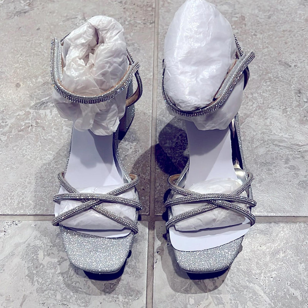 Badgley Mischka Frida Ankle Strap High Heel Sandals in Silver Size 7.5 New $245