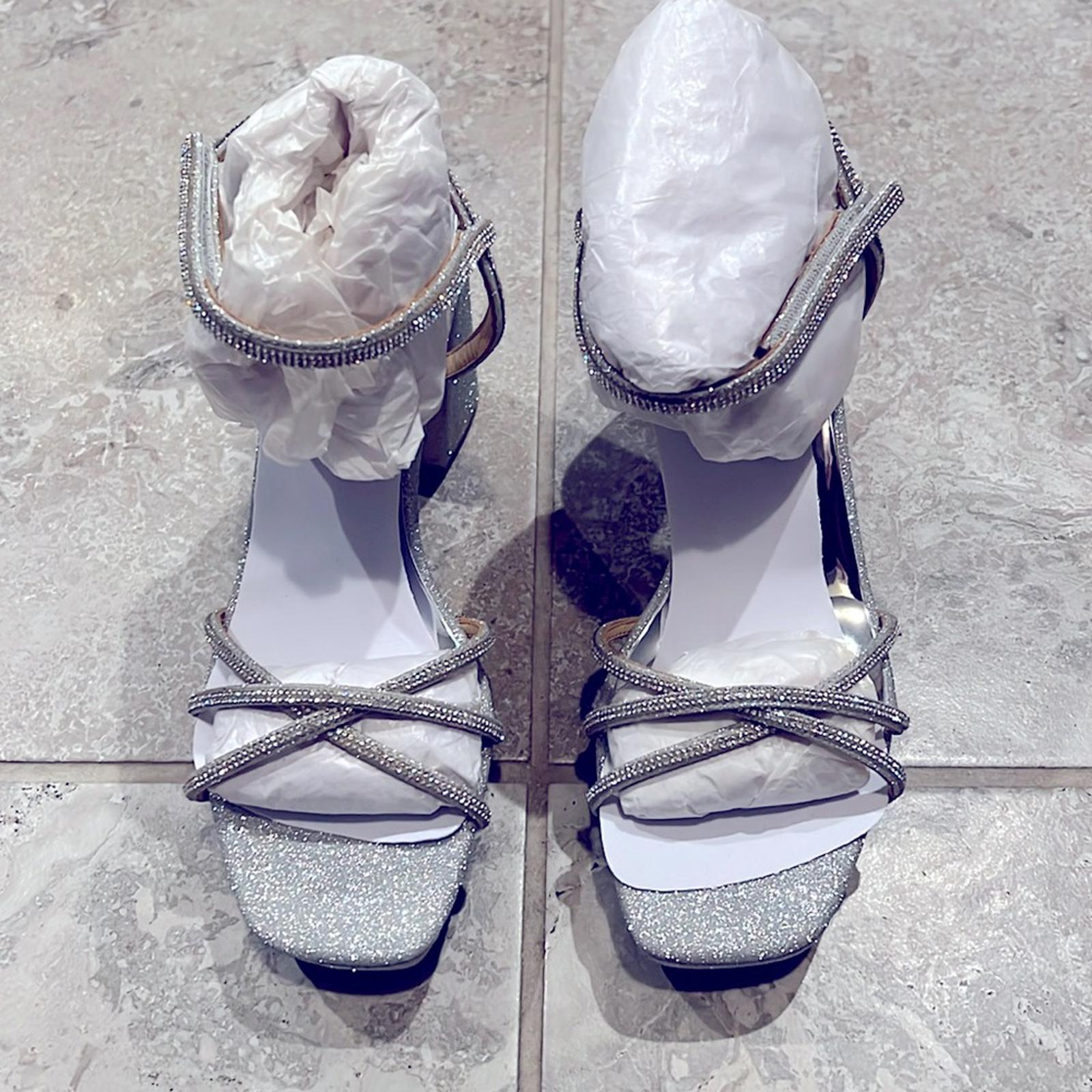 Badgley Mischka Frida Ankle Strap High Heel Sandals in Silver Size 7.5 New $245