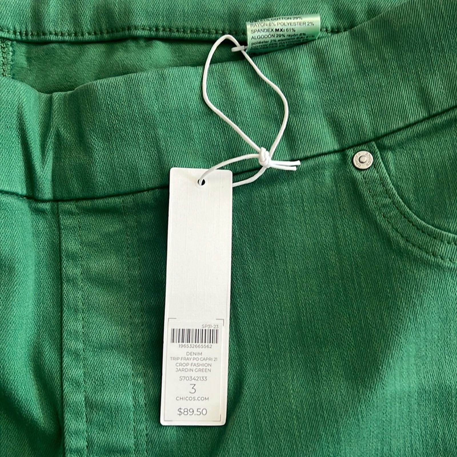 Chico’s Denim Trip Fray Hem Pull-On Capris in Jardin Green Size 3 US16 New w/Tag