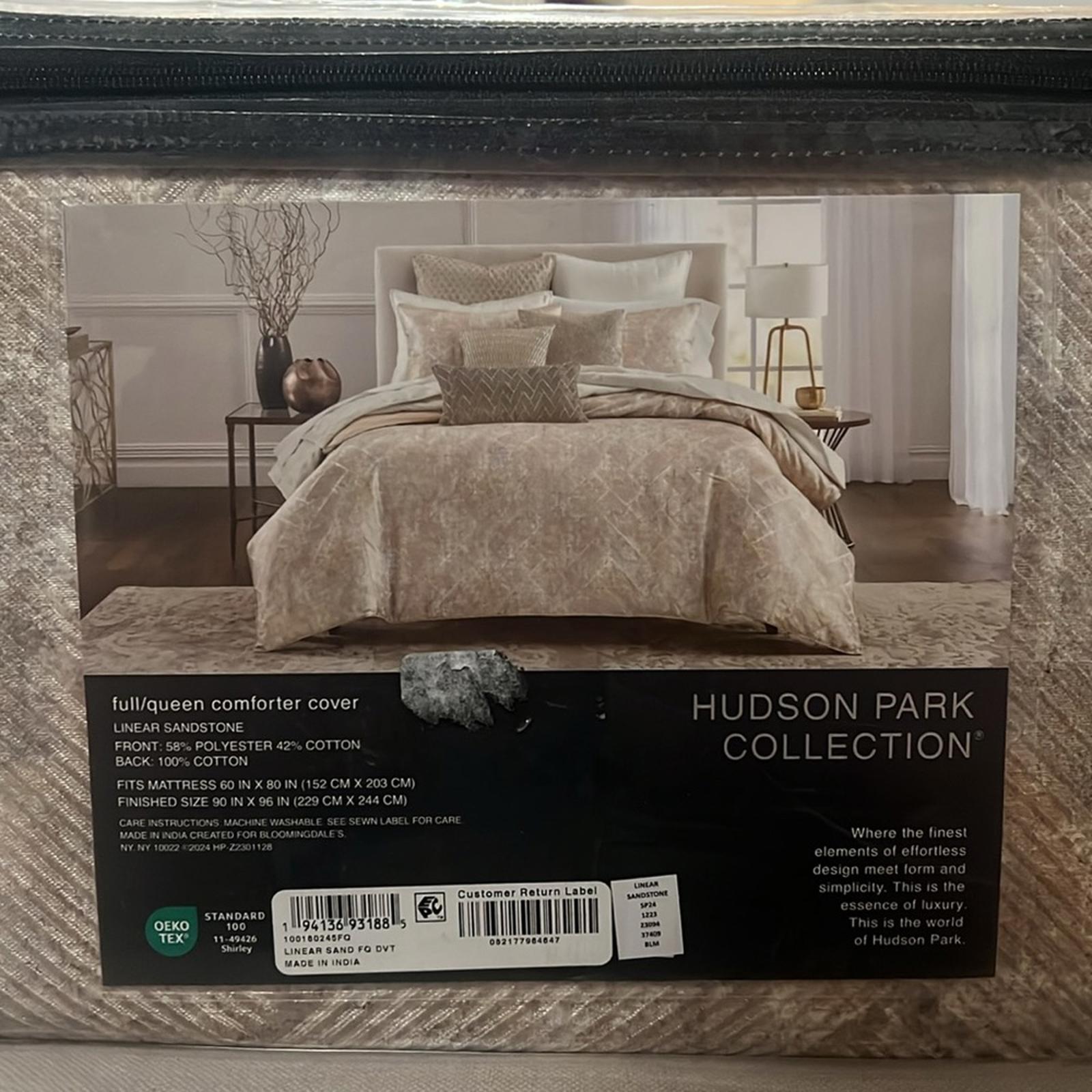 Hudson Park Collection Linear Sandstone Duvet Cover, NWT, Size Full/Queen $425