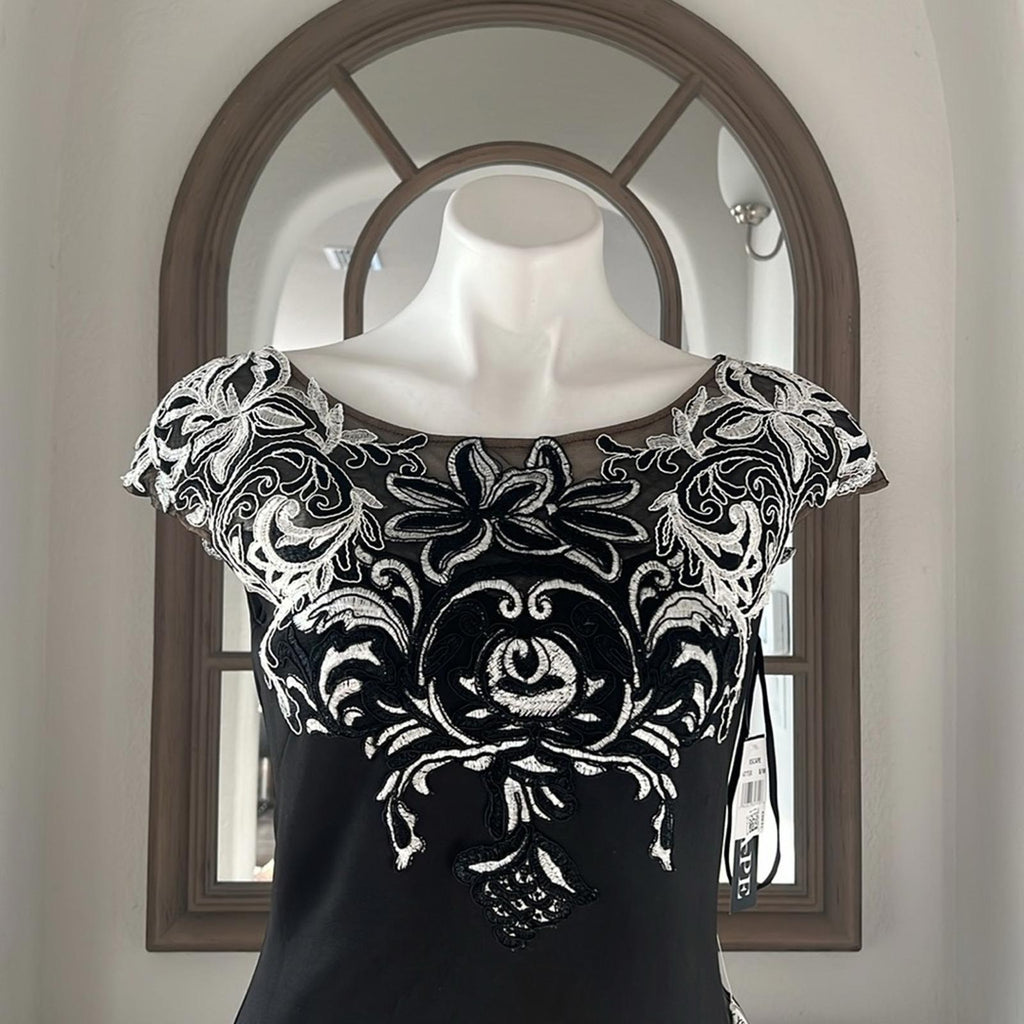 Xscape Embroidered Appliqué Scuba Crepe Cocktail Dress in Black/White Size 6 NWT