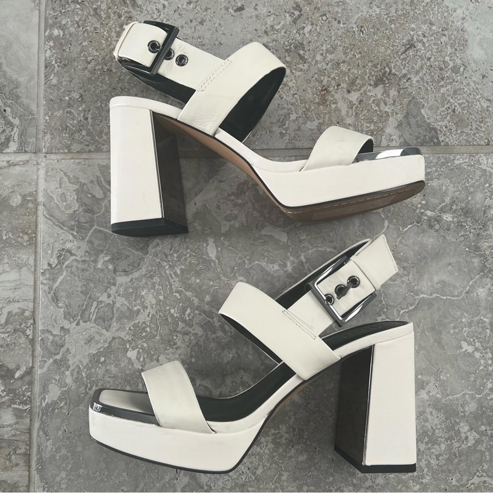 DKNY Bibiana Platform Sandals in Cream Size 9, Comes in Original Box Retail $139