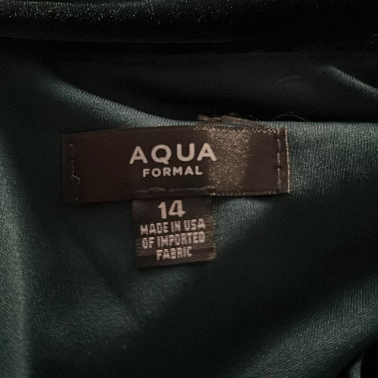 Bloomingdale’s Aqua V-Neck Velvet Gown in Hunter Green, Size 14 NEW w/Tag
