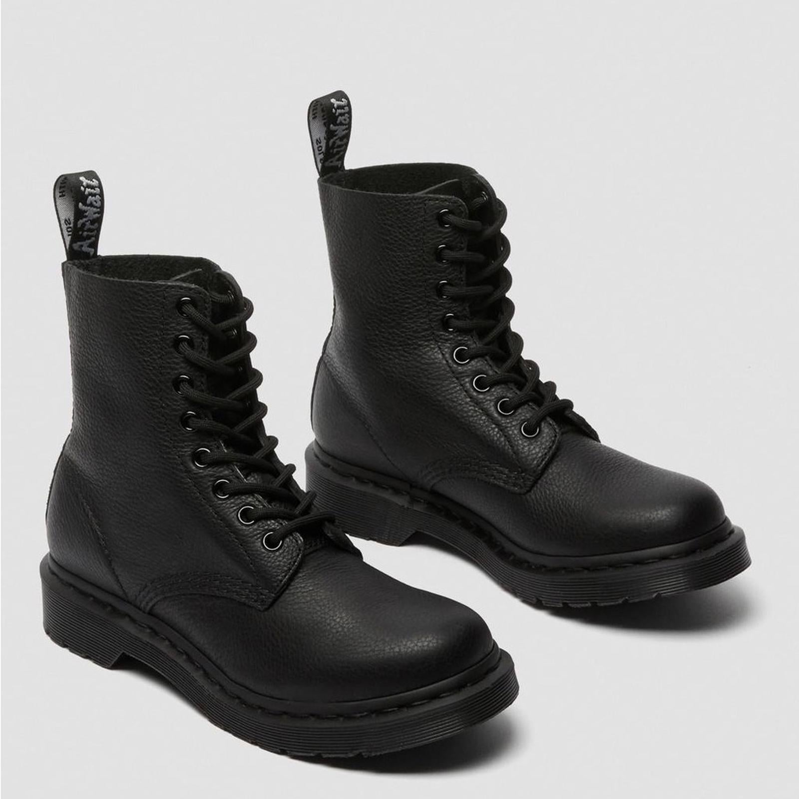 Dr Martens AirWair 1460 Pascal Mono Lace-Up in Black, Size 36 New in Box $170
