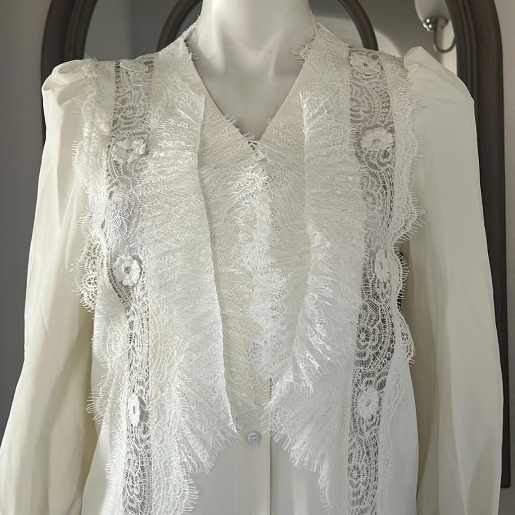 Beulah Style Lace V-Neck Blouse in White, Size XS NEW w/Tag $154