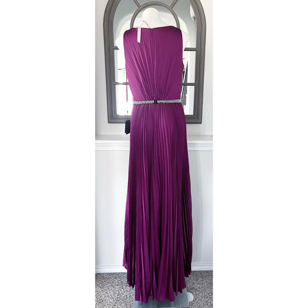 Mac Duggal’s IEENA Belted Pleated Satin Gown in Berry Size 8, New w/Tag