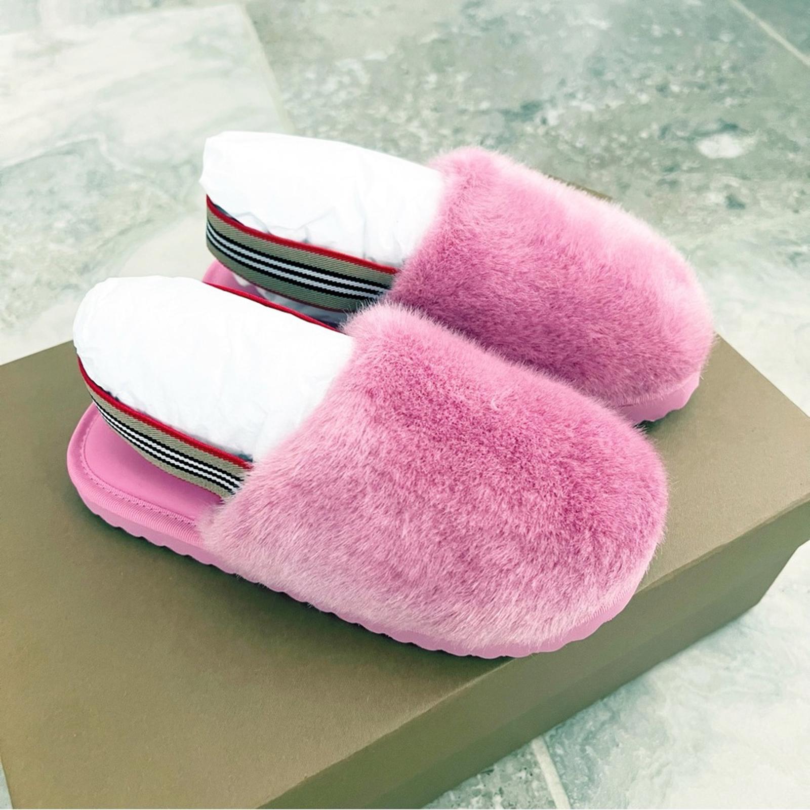 NEW Burberry Kids Pink Litherton Sandals, Pink New in Box; w/Dust Bag