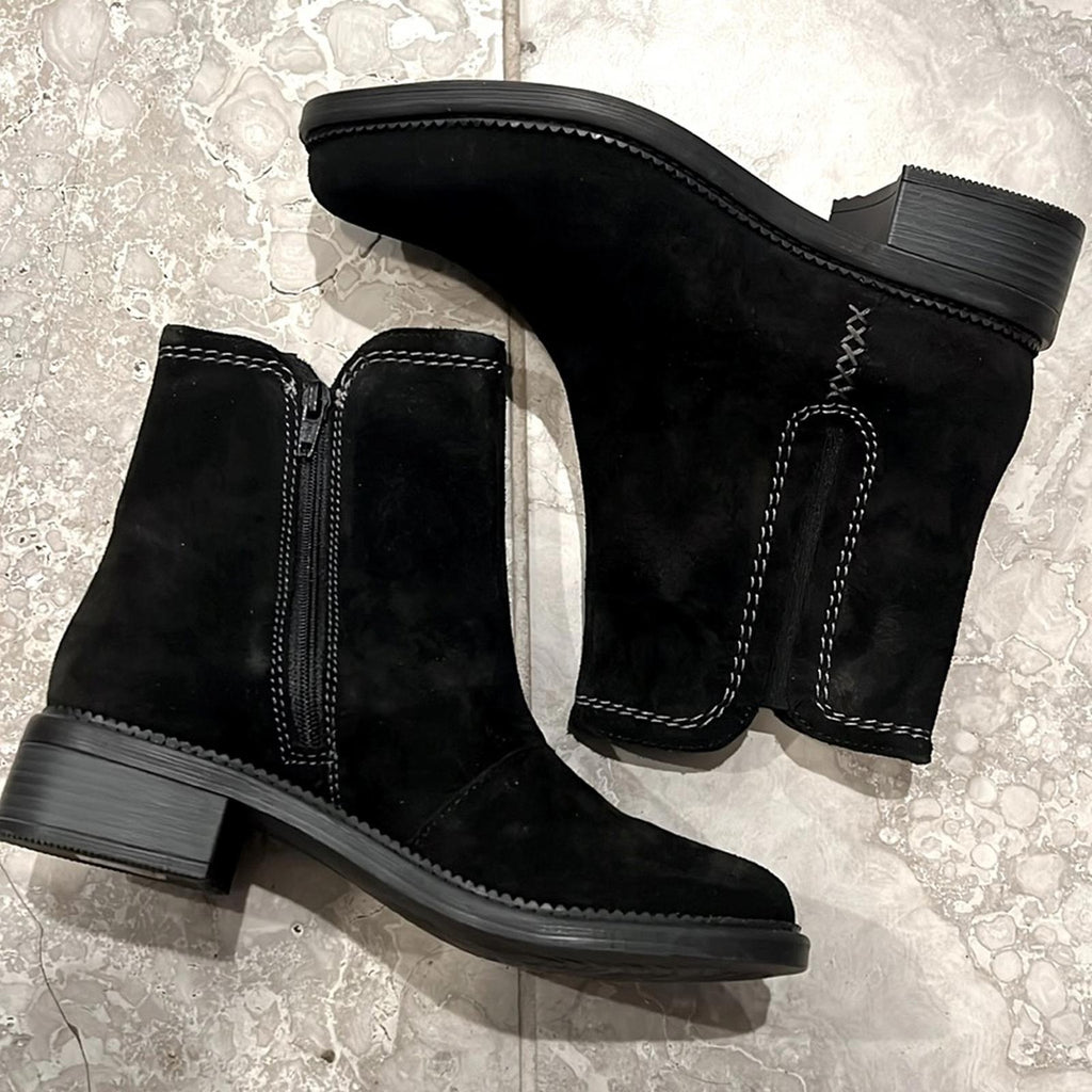 Clarks Maye Zip Mid-Calf Booties in Black Suede, Size 6 New in Box