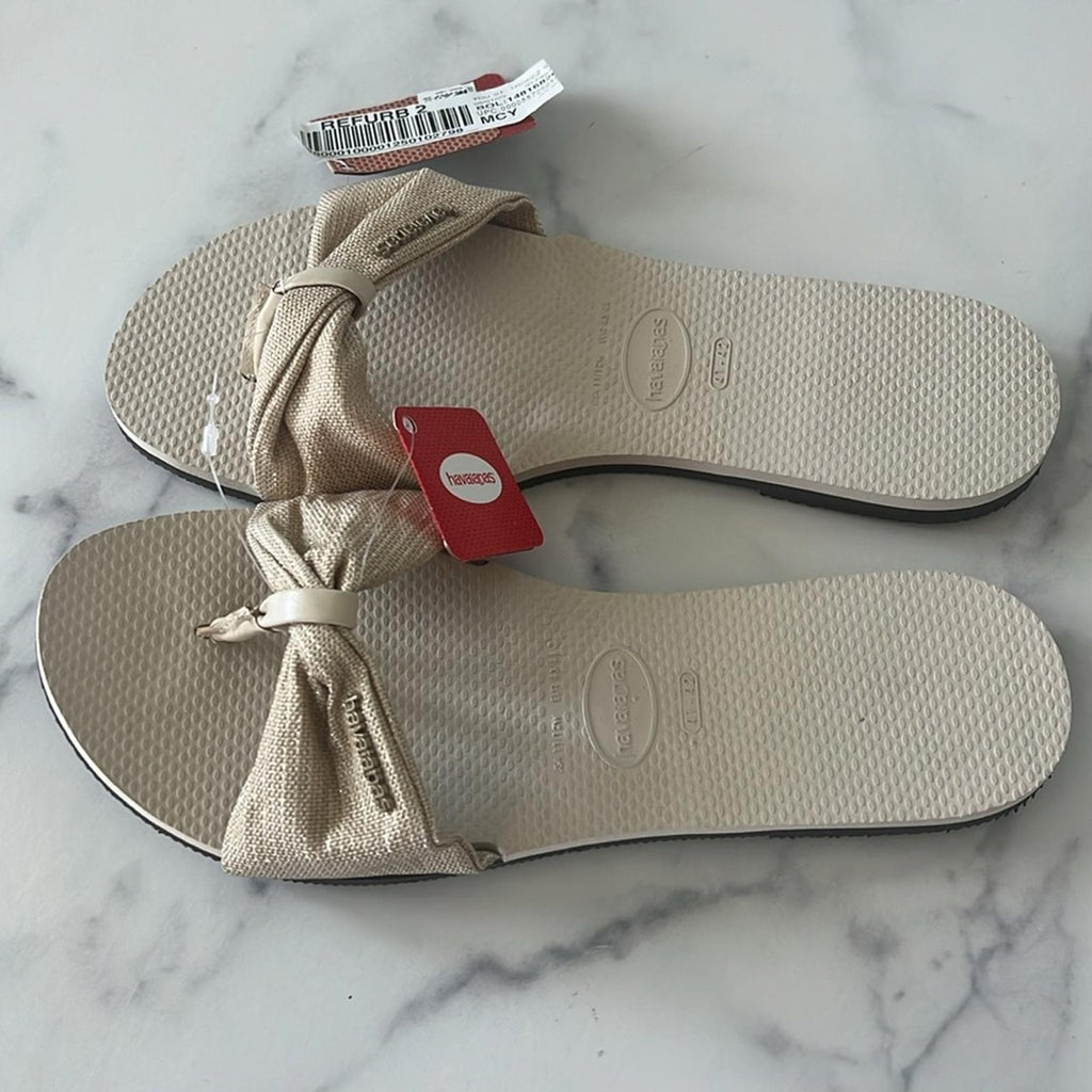 NWT Havaianas Beige Thong Bow Sandals, Size EU 41-42 (US 11-12W) New w/Tag