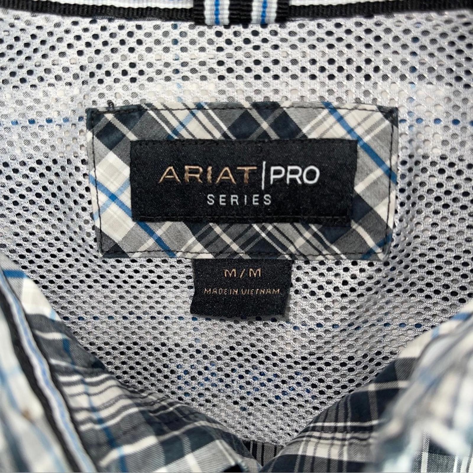 ARIAT Men’s Pro Series Button Down Plaid Classic Fit Shirt, Size M EXCELLENT!