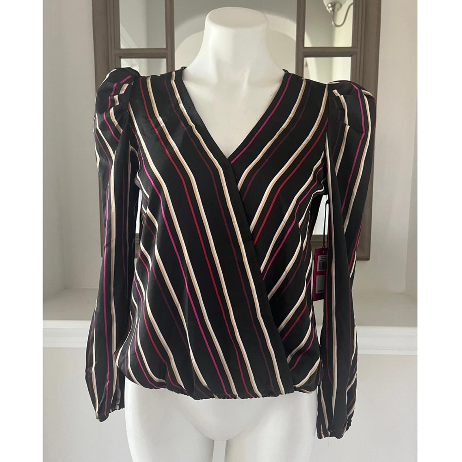 Vince Camuto Puff Shoulder Surplice Top, Rich Black Size XS New w/Tag Retail $89