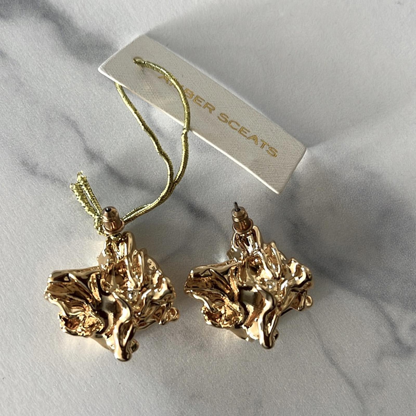 NEW Amber Sceats Reese Earrings 24K Gold Plated w/ Black Pouch Retail $229