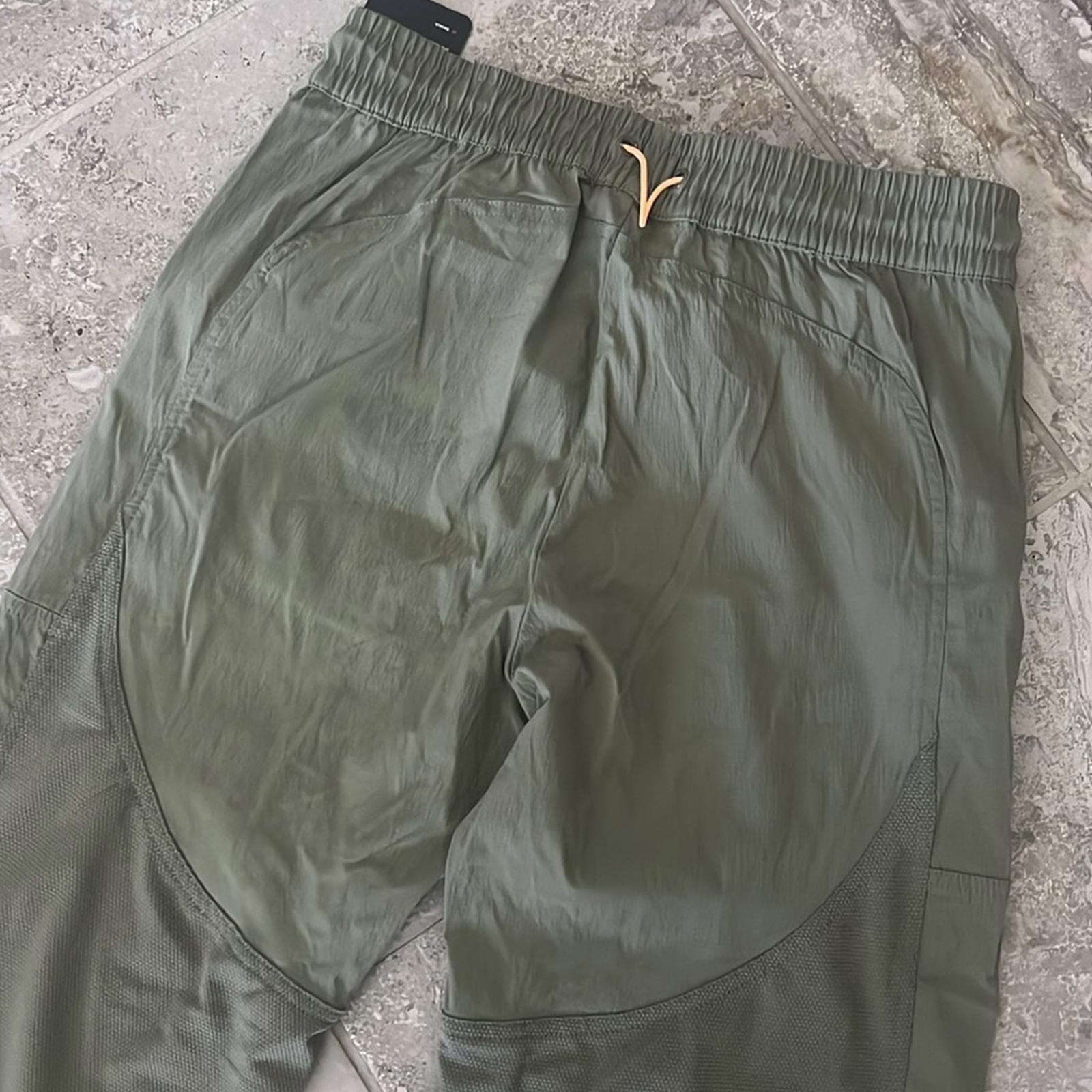 Bass Outdoor Roque Pants in Green, Size S, New with Tag