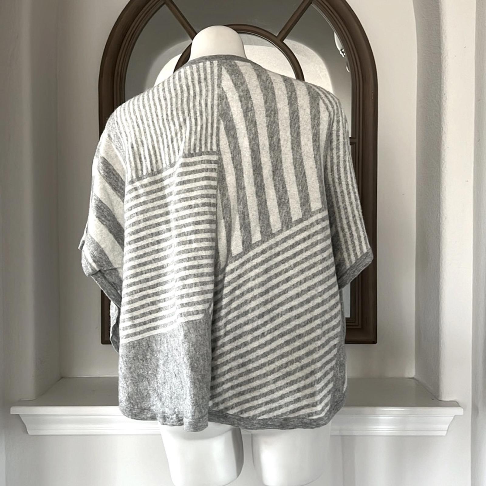 Splendid Op-Art Stripe Cashmere Blend Sweater Poncho Button Front S EXCELLENT