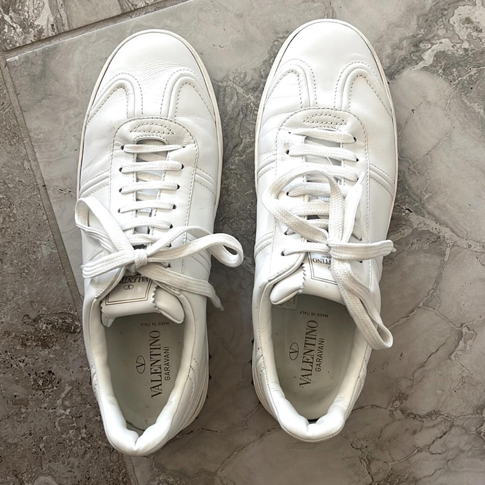 Valentino Garavani Flycrew Leather Sneakers, Size 43/9.5 Comes w/Box Excellent!