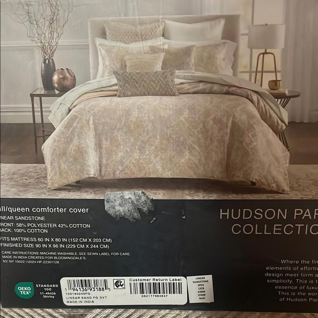 Hudson Park Collection Linear Sandstone Duvet Cover, NWT, Size Full/Queen $425