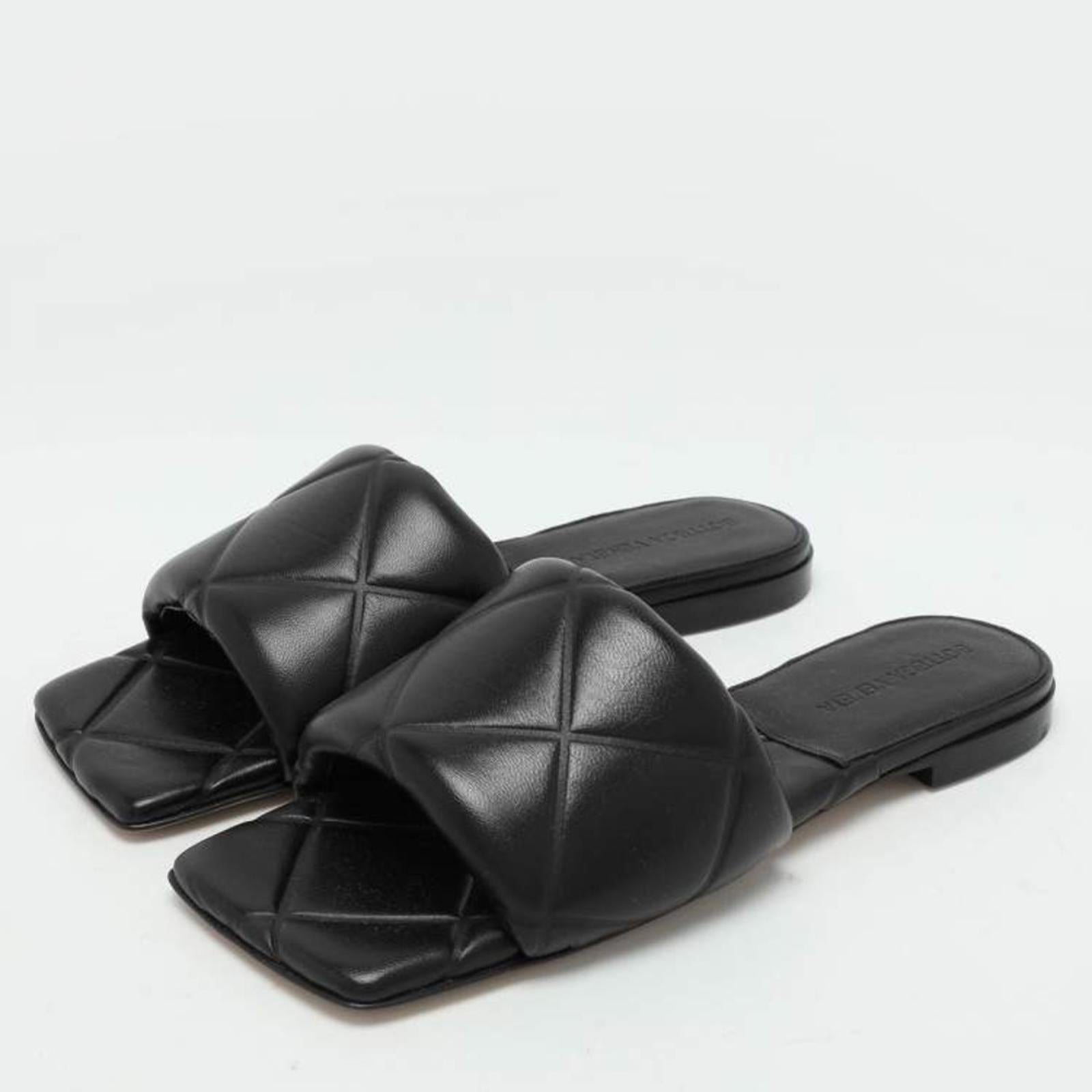 Bottega Veneta Lido Leather Flat Slides in Black, Size 42 -Like New Retail 1,250