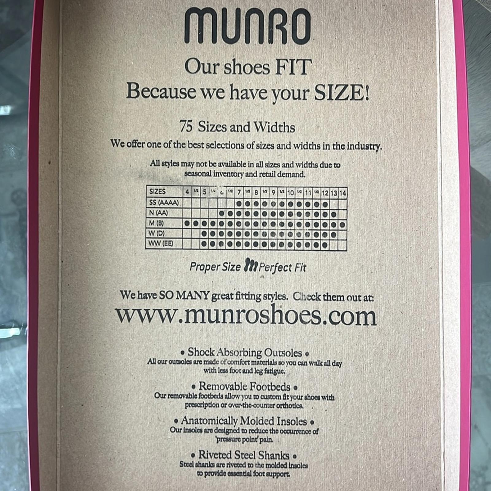 Munro Finnley Water Resistant Booties in Black, Size 8.5 New in Box