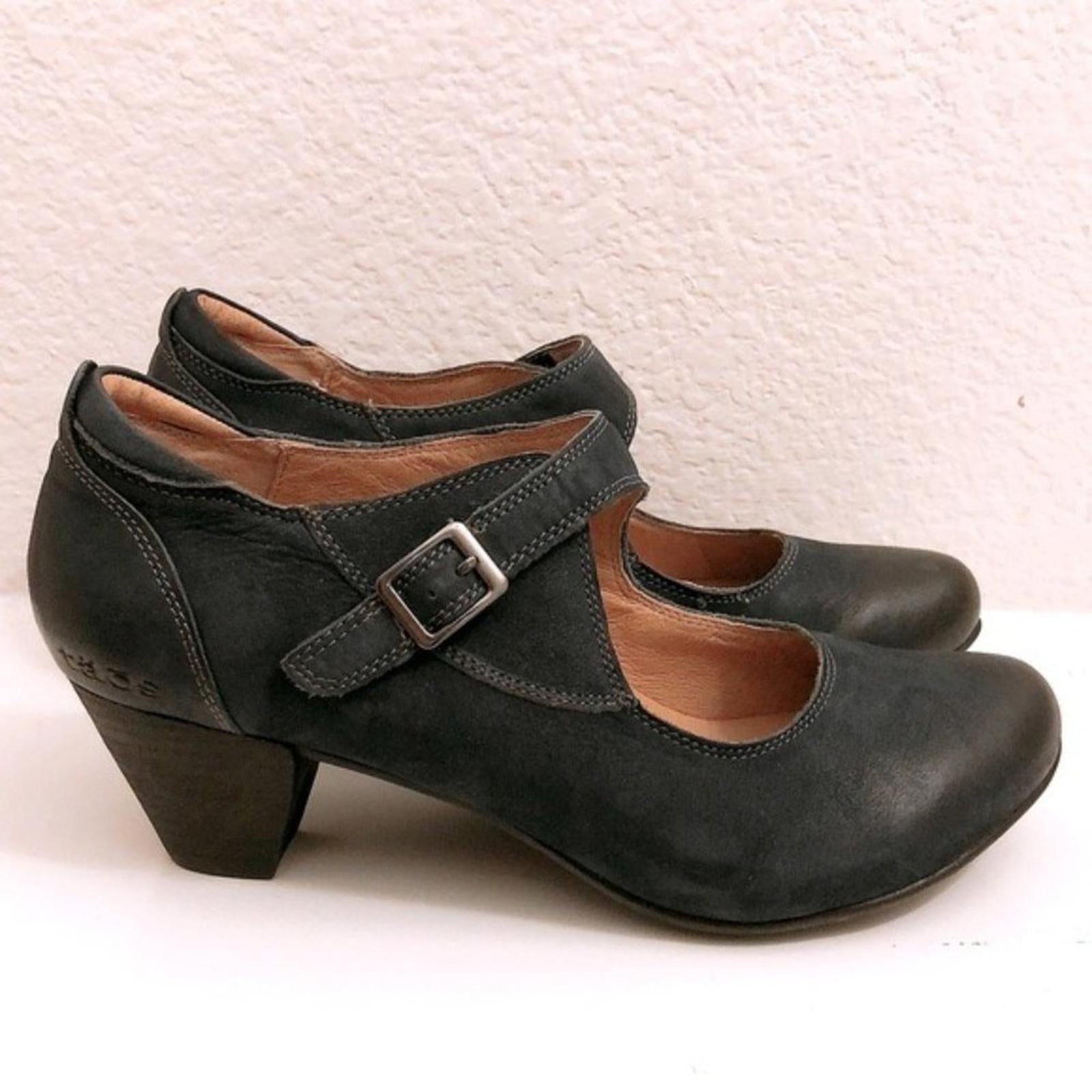 NEW Taos Oiled Leather Mary Jane Shoes in Navy, Size US 9.5M, EU 40 New w/o Box