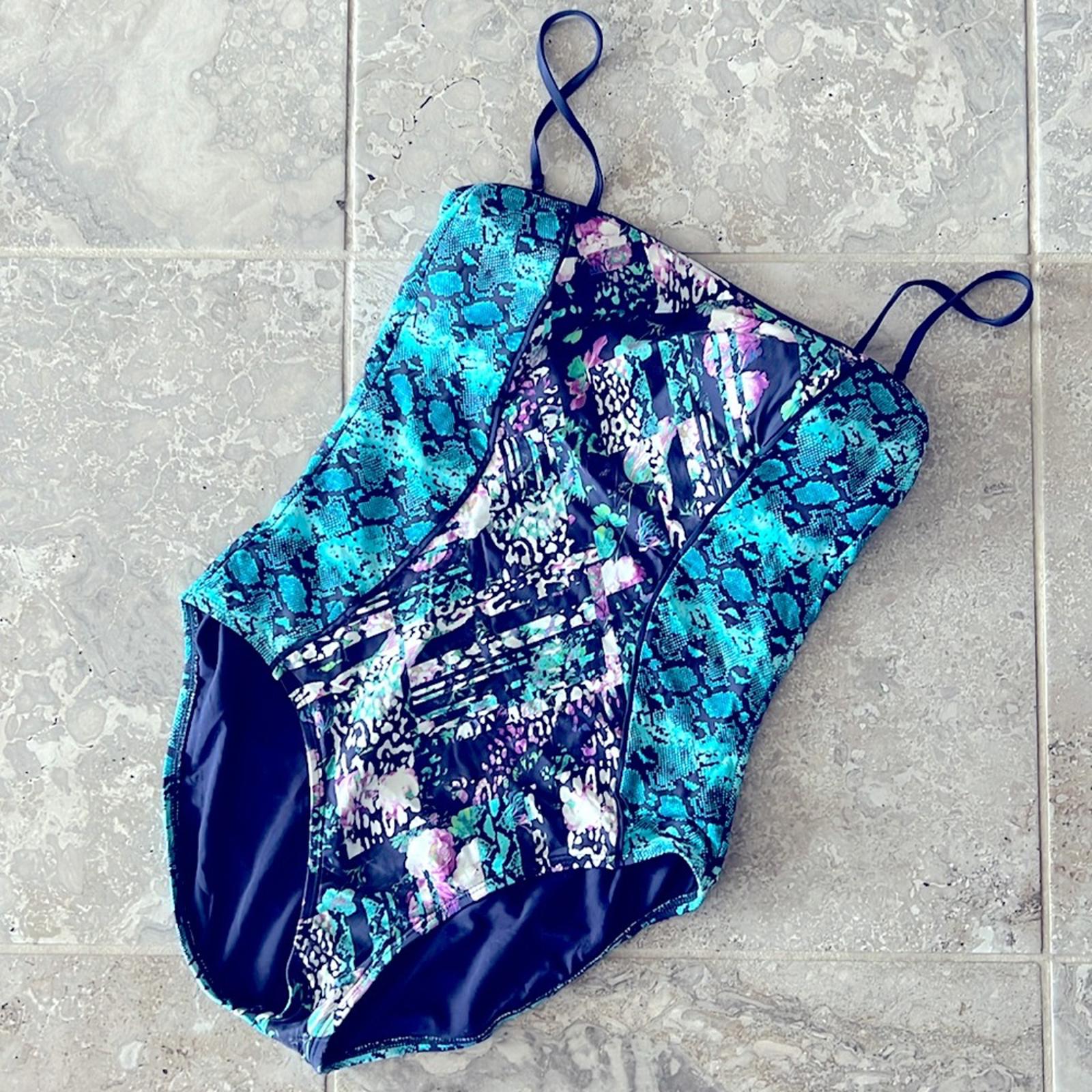 Kenneth Cole One Piece Swimsuit w/Removable Strap, Size L