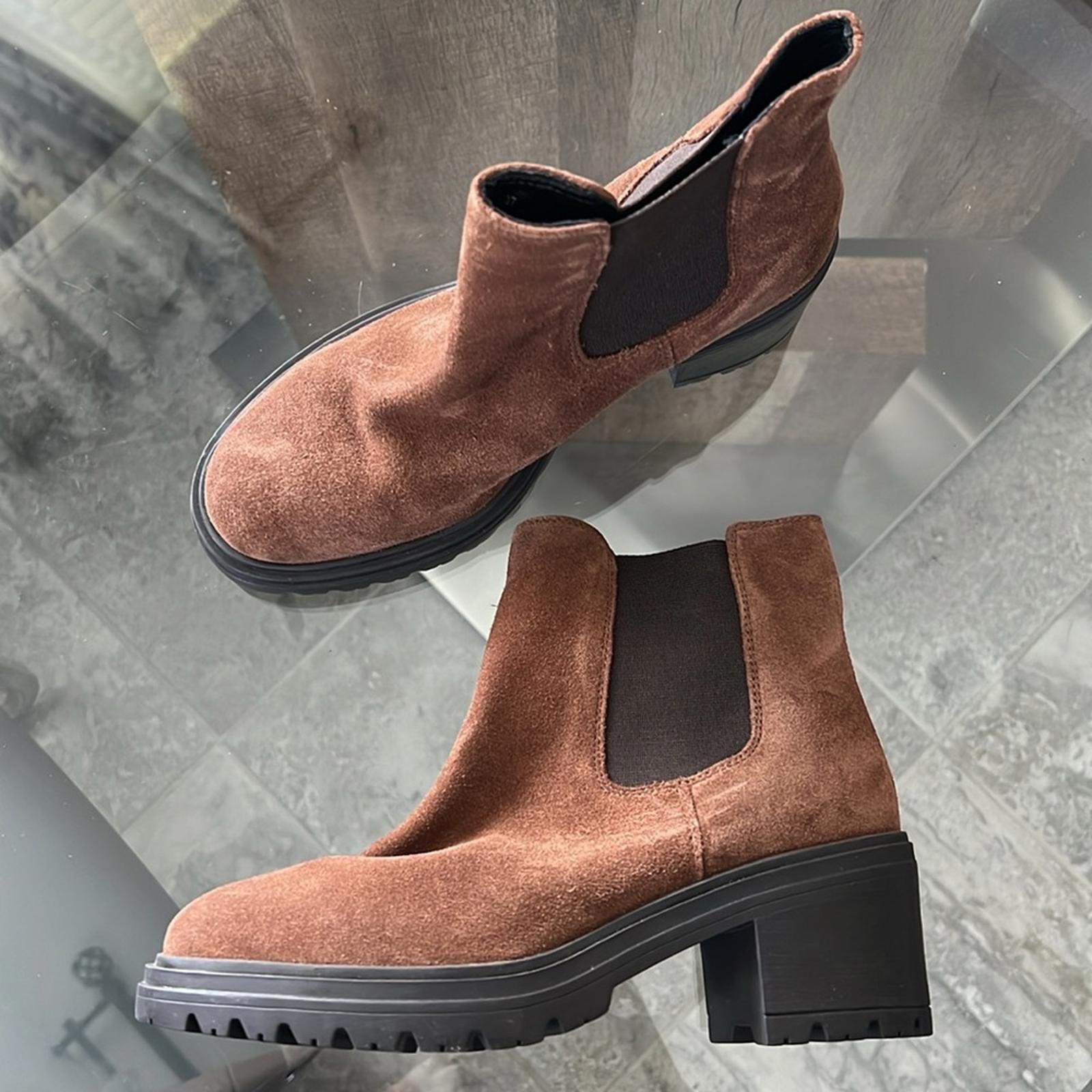 GEOX Damiana Chelsea Boots, Size 37 NEW