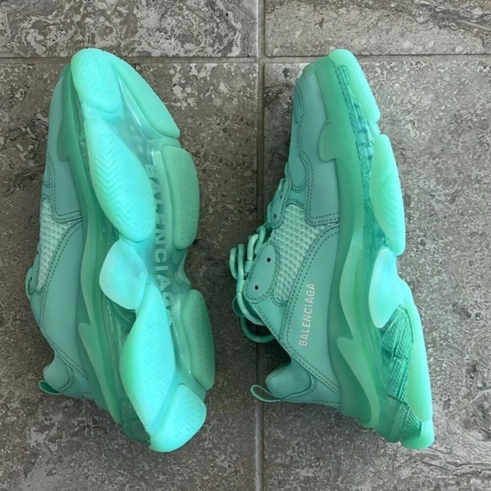 NWT Balenciaga Triple S Clear Sole Chunky Sneakers in Mint, Size 41 New in Box