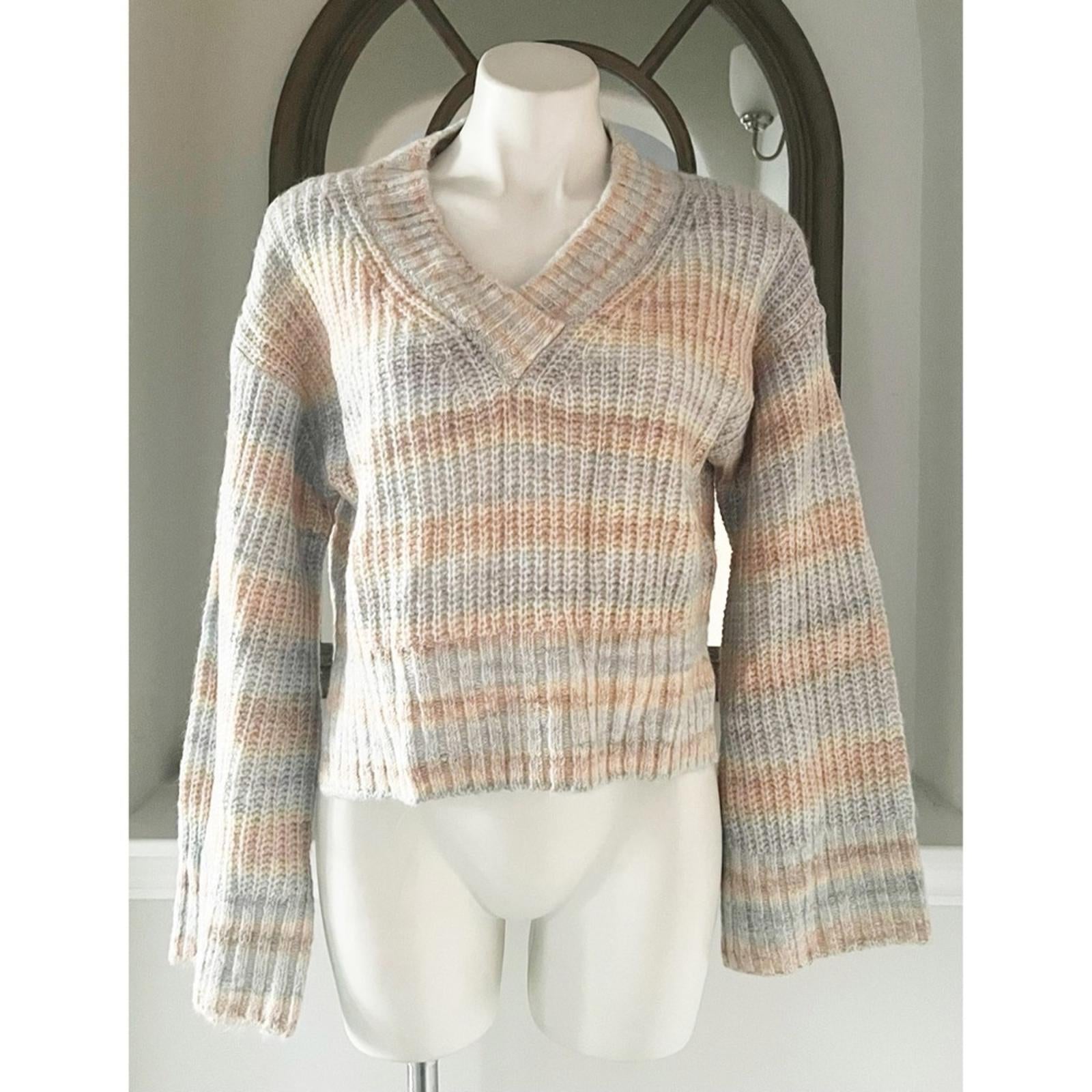 NEW Guess Neena Wool Blend Alpaca V-Neck Sweater, Size XS New w/Tag Retail $118