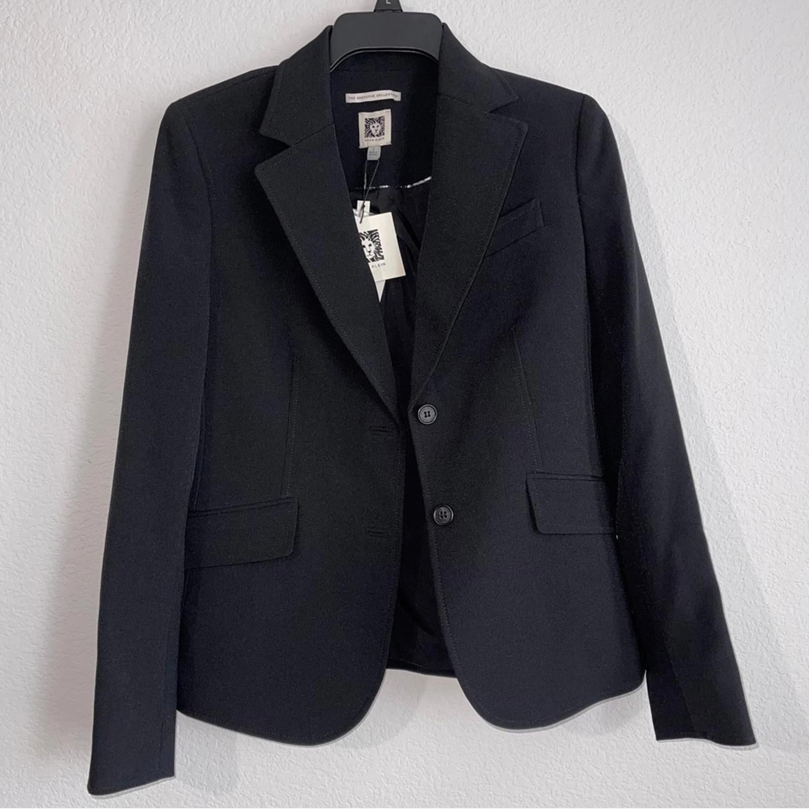 Anne Klein Two-Button Blazer in Black, Size 2 NEW w/Tag The Executive Collection